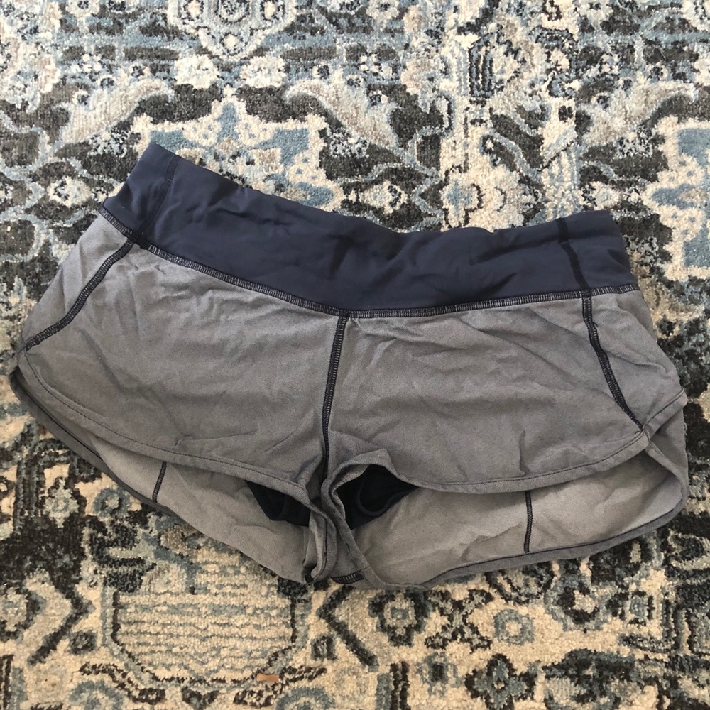 Women’s Lululemon speed up short- size 6